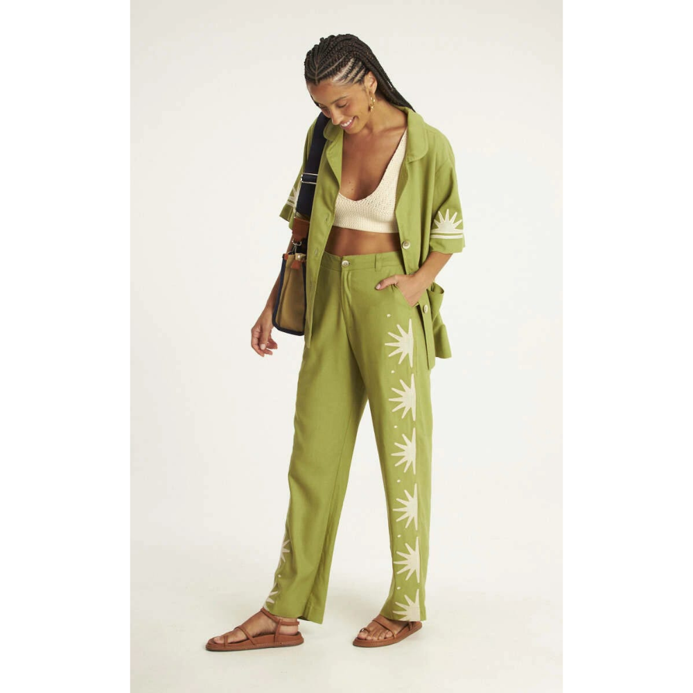 Calça Feminina Alfaiataria Linho Bordado Sparks Verde Musgo Cantão